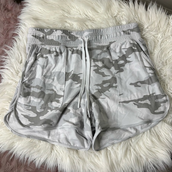 Athletic Works Women's Camouflage Shorts - Picture 1 of 5